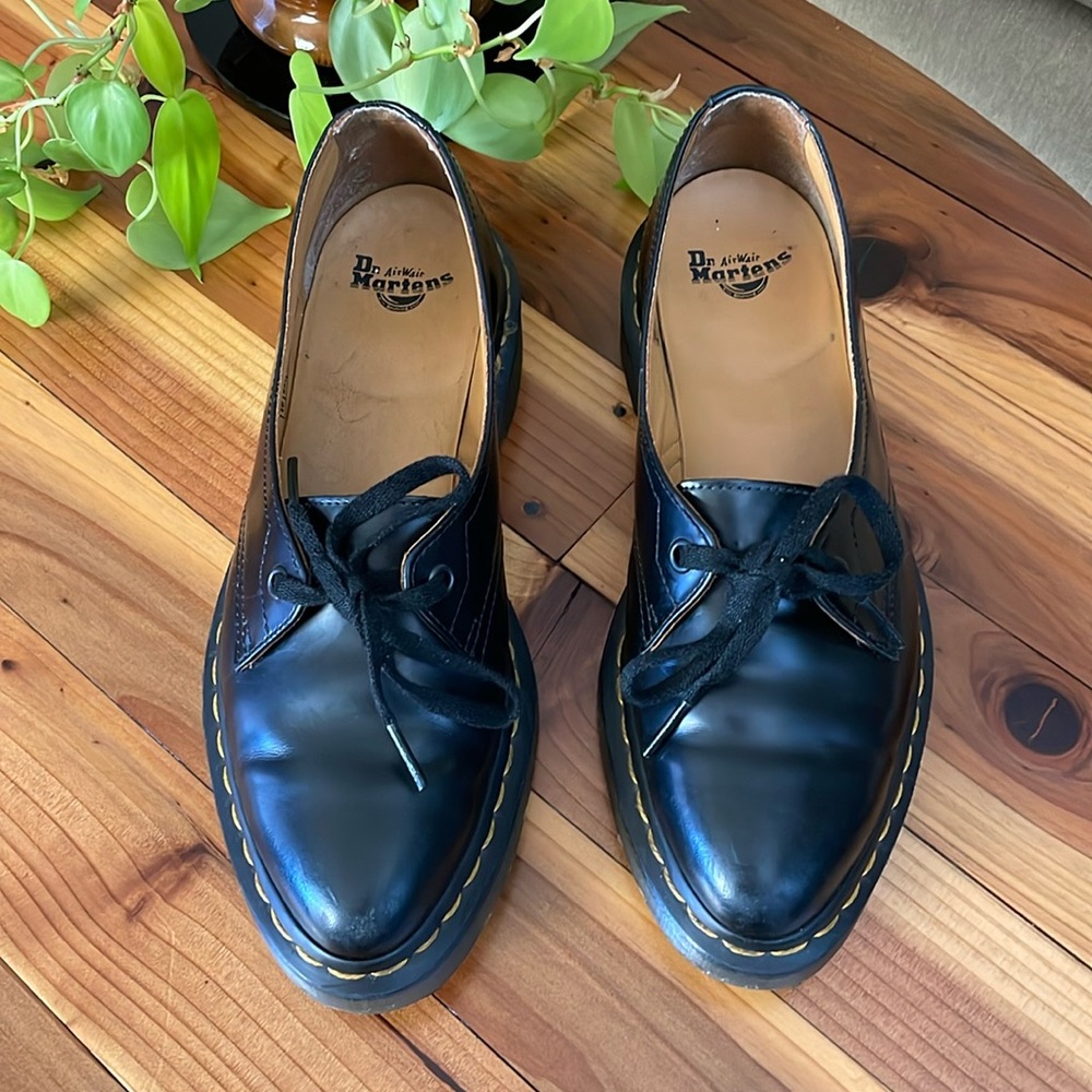 Dr. Martens Siano Pointed Toe Leather Oxford Flats
